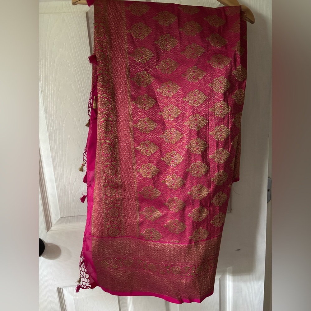 Unstitched Saree